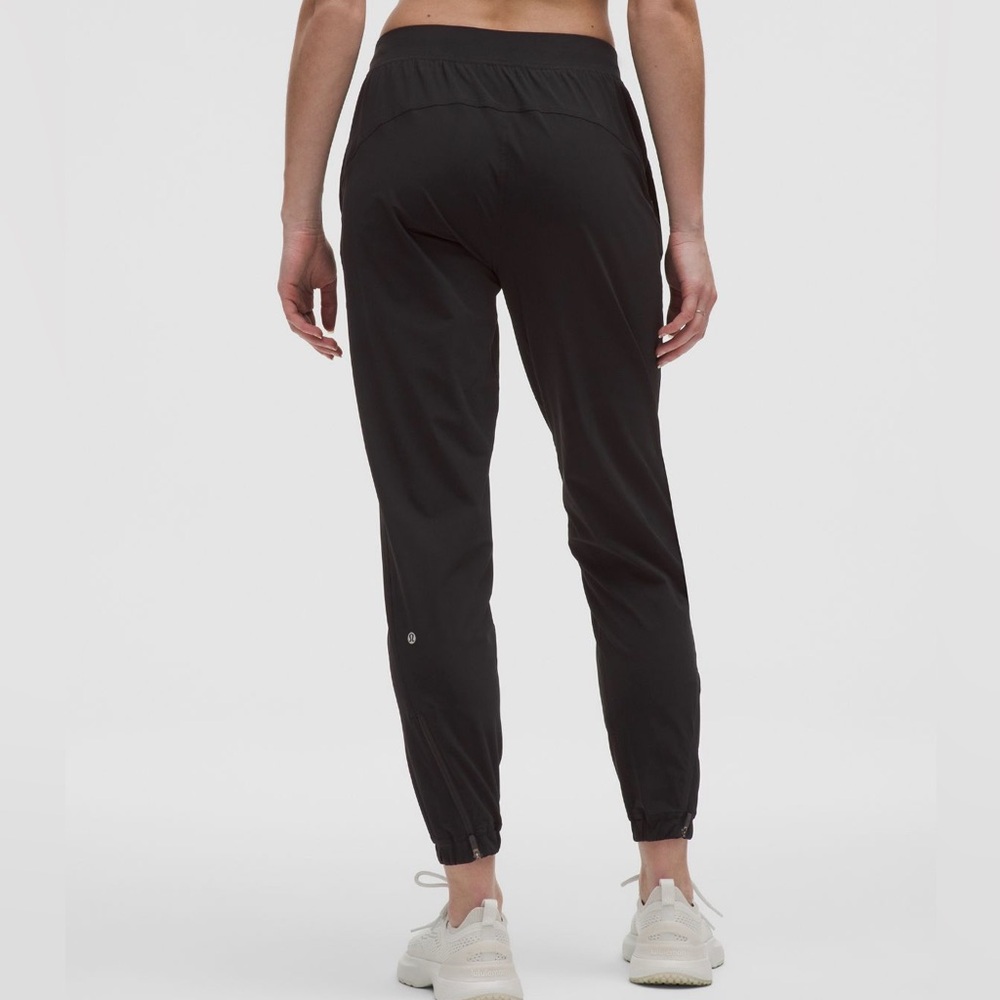 IN NEW CONDITION Lululemon High Rise Adapted State Jogger